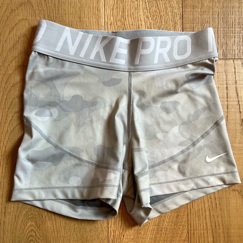 COPY - Nike Dri-fit shorts, light camo colour. Size small